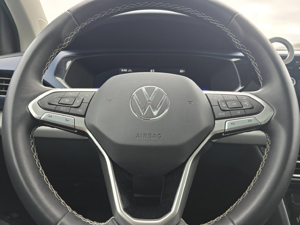 Used 2023 Volkswagen Taos SE AWD/4WD image 26
