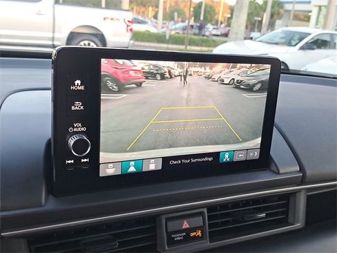 Certified 2024 Honda Pilot Touring image 30