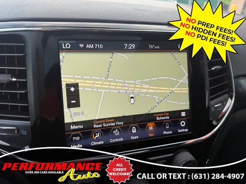 Used 2020 Jeep Grand Cherokee Laredo image 16