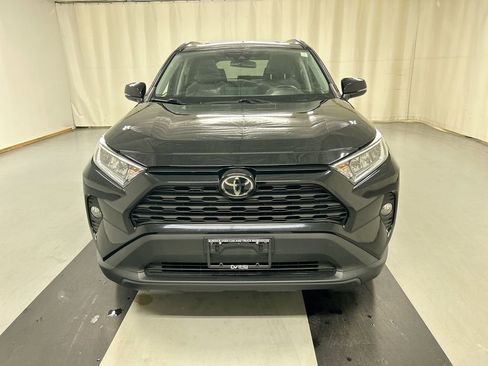 Used 2019 Toyota RAV4 XLE w/ Convenience Package image 3