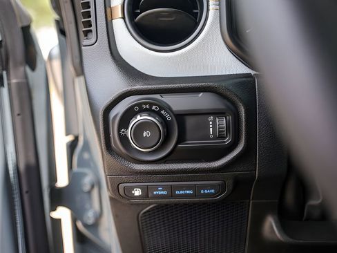 Used 2025 Jeep Wrangler Unlimited Sport S 4xe AWD/4WD image 15