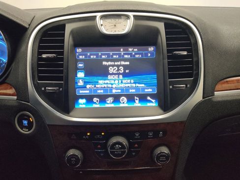 Used 2014 Chrysler 300 AWD w/ Driver Convenience Group image 25