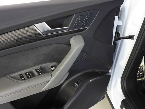 Used 2022 Audi SQ5 Premium Plus w/ Premium Plus Package image 12