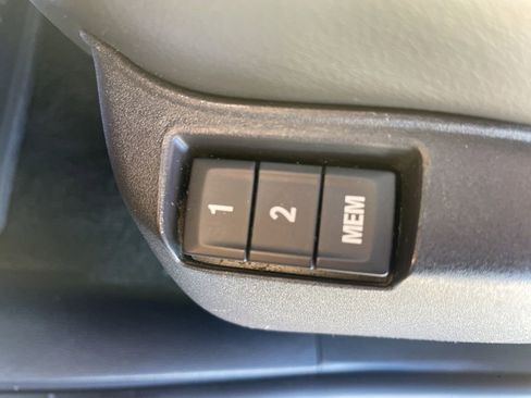 Used 2016 Chevrolet Equinox LTZ w/ Enhanced Convenience Package image 12