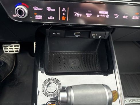 Certified 2023 Kia Niro SX Touring FWD image 21