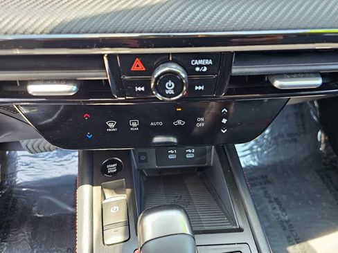 Used 2025 Nissan Kicks SR FWD image 31