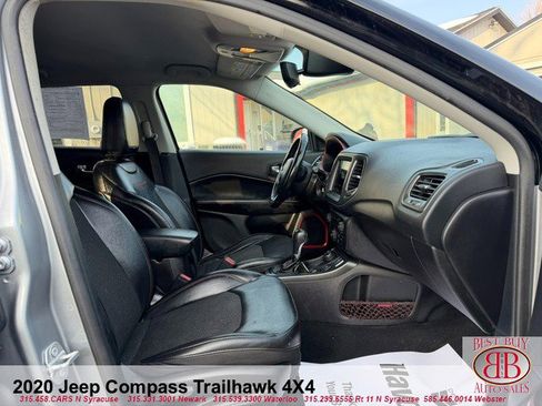 Used 2020 Jeep Compass Trailhawk AWD/4WD image 13