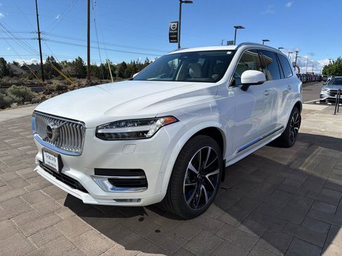 Used 2023 Volvo XC90 B6 Plus w/ Protection Package Premier AWD/4WD image 4