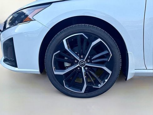 New 2025 Nissan Altima 2.5 SR w/ SR Premium Package image 30