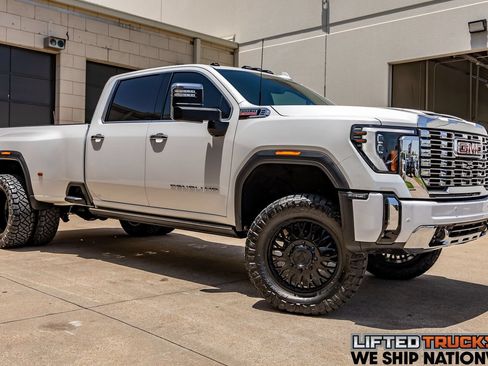 Used 2024 GMC Sierra 3500 Denali w/ Technology Package AWD/4WD image 1