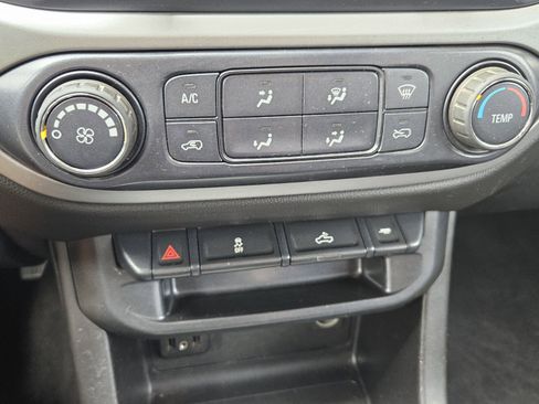 Used 2019 Chevrolet Colorado LT AWD/4WD image 15