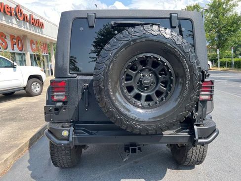 Used 2013 Jeep Wrangler Unlimited Rubicon AWD/4WD image 5