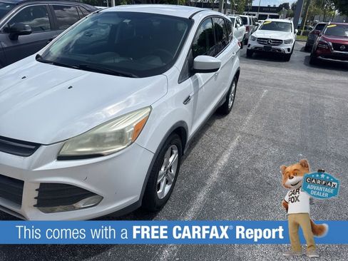 Used 2015 Ford Escape SE image 3