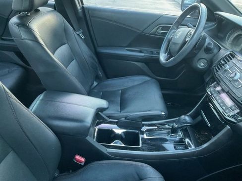 Used 2017 Honda Accord Sport Special Edition image 4