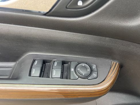 Used 2020 GMC Acadia SLE image 22