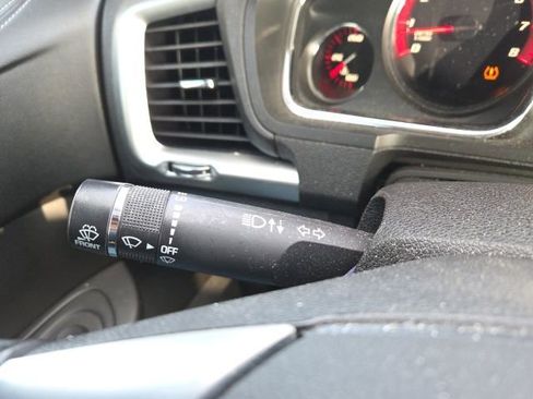 Used 2016 GMC Acadia SLE image 40