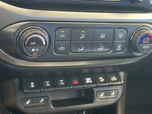 Used 2021 Chevrolet Colorado ZR2 AWD/4WD image 19