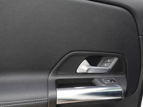 Certified 2022 Mercedes-Benz GLA 250 4MATIC image 17