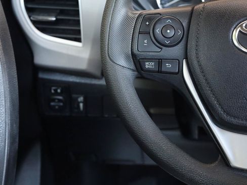 Used 2014 Toyota Corolla LE FWD image 36