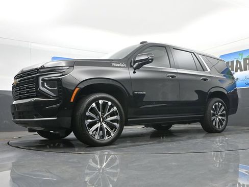 Used 2025 Chevrolet Tahoe High Country AWD/4WD image 22