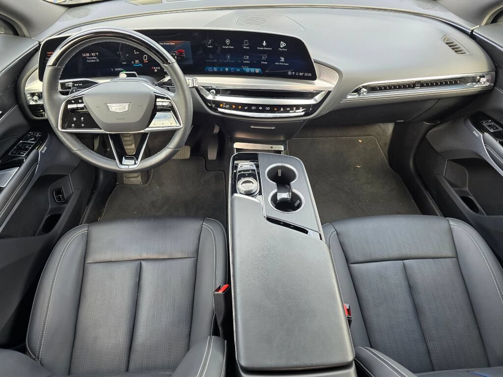 Used 2024 Cadillac Lyriq Sport AWD/4WD image 17