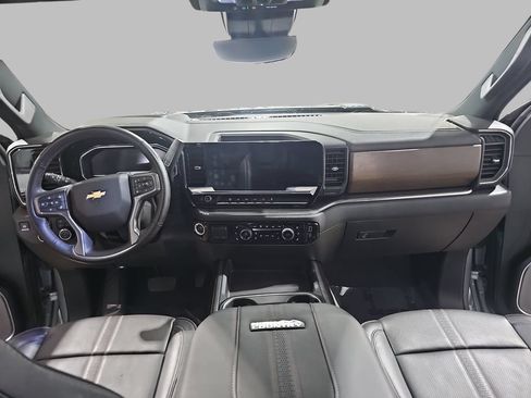Certified 2024 Chevrolet Silverado 2500 High Country w/ High Country Premium Package AWD/4WD image 11