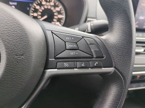 Used 2024 Nissan Altima 2.5 SV image 23