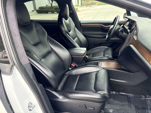 Used 2020 Tesla Model X Long Range AWD/4WD image 19