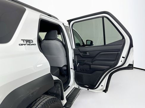 Used 2025 Toyota 4Runner TRD Off-Road image 28