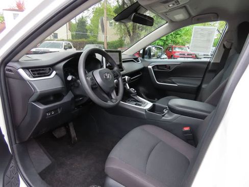 Used 2025 Toyota RAV4 LE AWD/4WD image 2