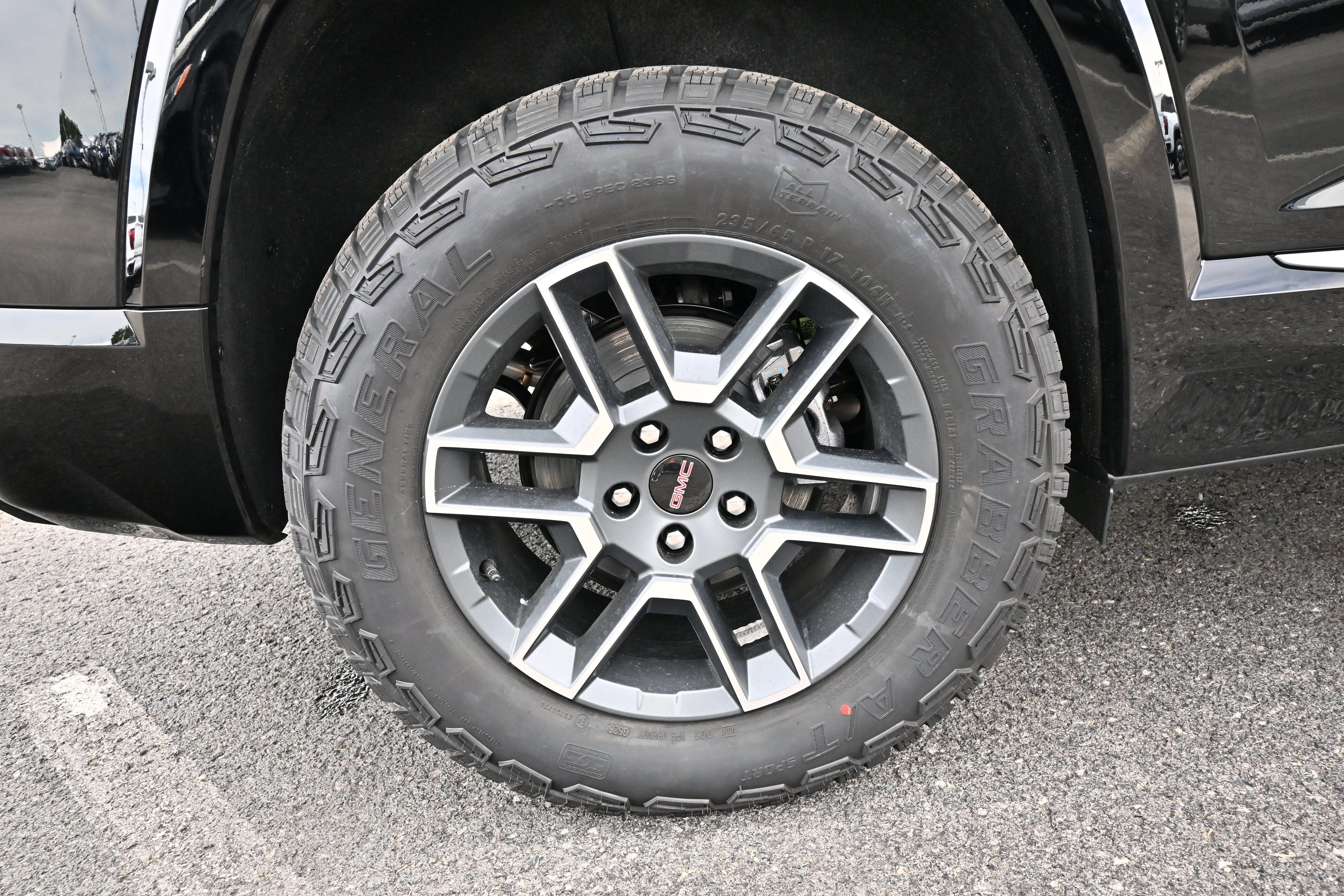New 2027 GMC Terrain AT4 w/ Technology Package II AWD/4WD image 9