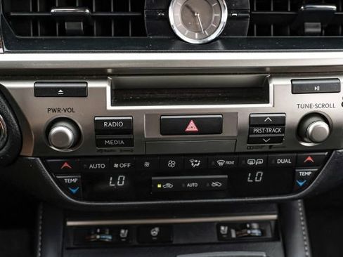 Used 2016 Lexus ES 300h image 36