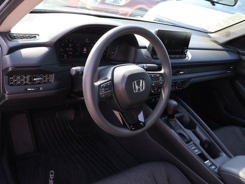 Used 2025 Honda Accord SE image 19
