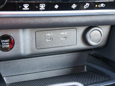 Used 2025 Nissan Rogue SV AWD/4WD image 16