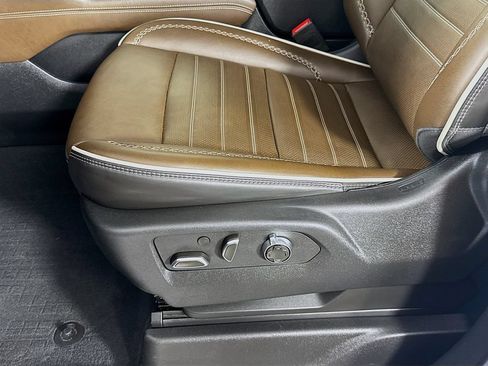 Used 2025 GMC Yukon XL Denali Ultimate w/ LPO, Floor Liner Package AWD/4WD image 22