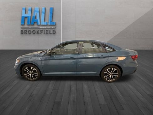 Certified 2025 Volkswagen Jetta Sport image 3