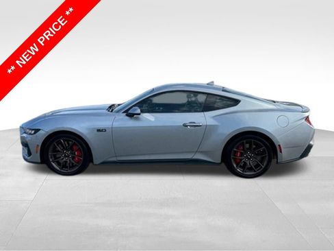 Used 2024 Ford Mustang GT Premium image 2