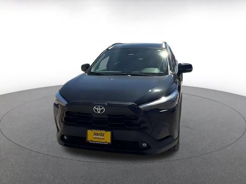 Used 2026 Toyota Corolla Cross XLE FWD image 4