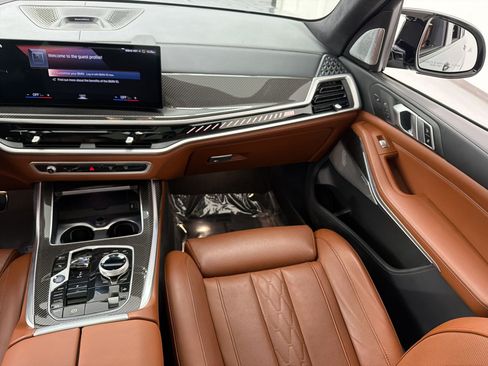Used 2023 BMW X7 M60i w/ Executive Package AWD/4WD image 32