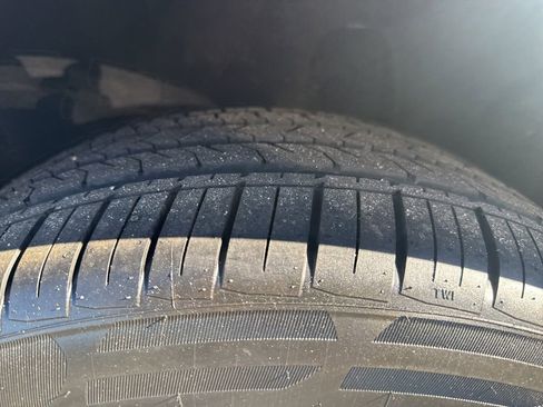 Used 2024 Tesla Model Y Long Range image 35