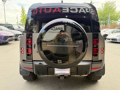 Used 2022 Land Rover Defender 110 XS Edition AWD/4WD image 7
