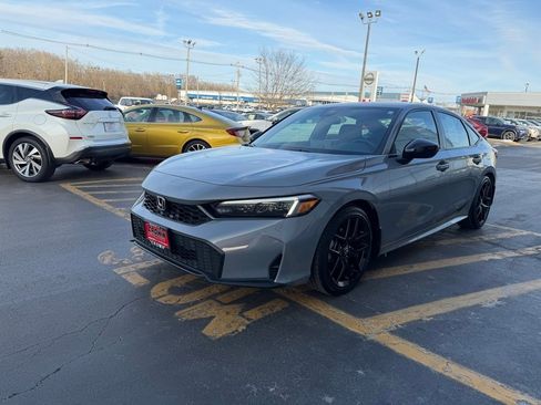 Used 2025 Honda Civic Sport image 9