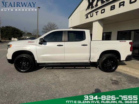 Used 2024 Chevrolet Silverado 1500 LT Trail Boss w/ Convenience Package II image 9