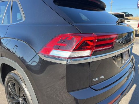 Used 2023 Volkswagen Atlas Cross Sport SE w/ Panoramic Sunroof Package image 13
