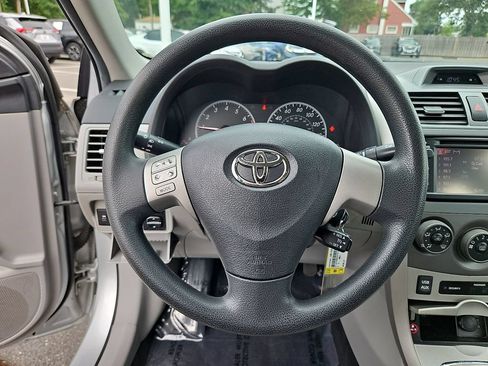 Used 2013 Toyota Corolla LE FWD image 18
