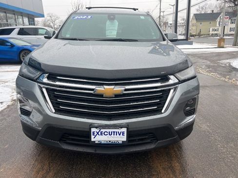 Used 2023 Chevrolet Traverse LT image 9