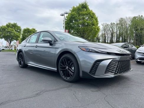 New 2026 Toyota Camry SE FWD image 3