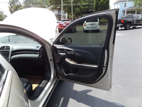 Used 2015 Chevrolet Malibu LT FWD image 25