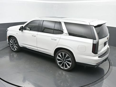 Certified 2025 Cadillac Escalade Premium Luxury Platinum AWD/4WD image 40