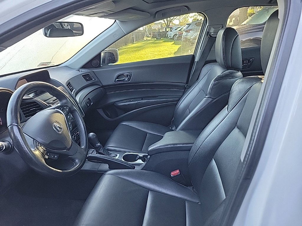 Used 2017 Acura ILX FWD image 6